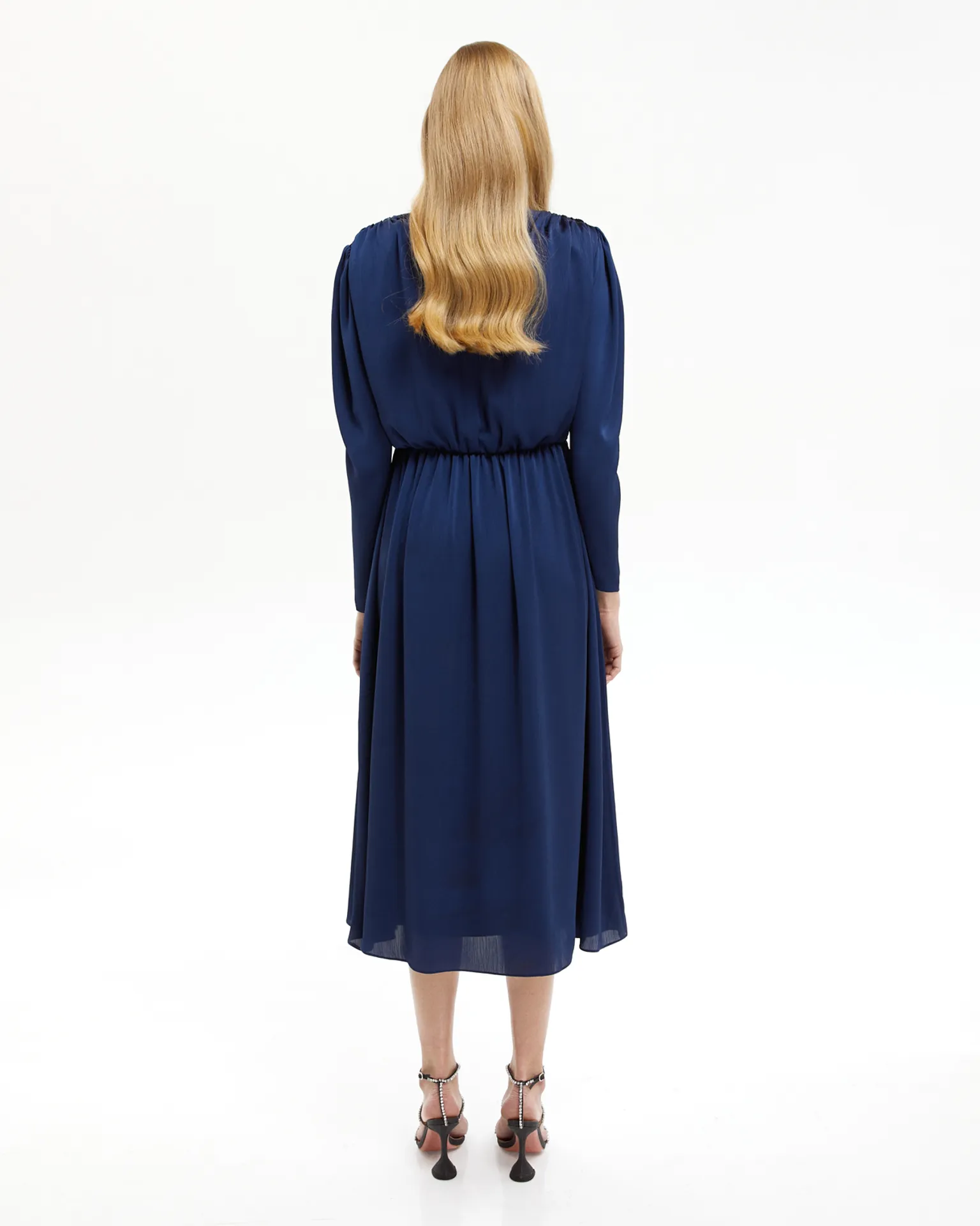 Платье миди с подплечниками темно-синего цвета