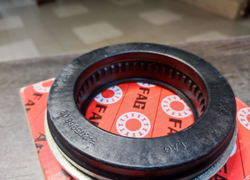 Подшипник опорный амортизатора переднего FAG