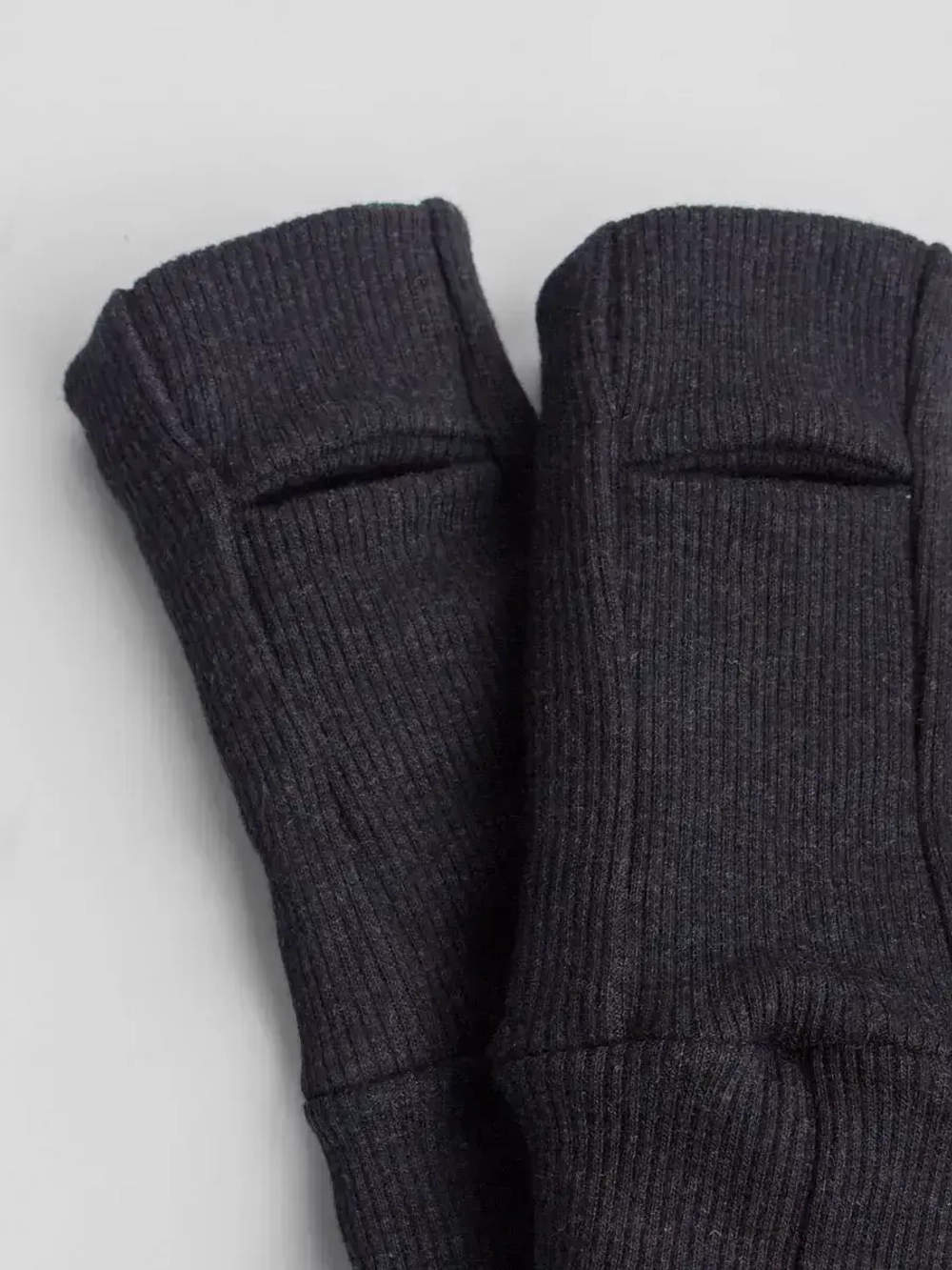 Шапка для девочки осенняя с митенками и снудом