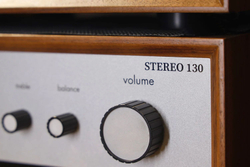 Интегральный усилитель Leak Stereo 130 Walnut