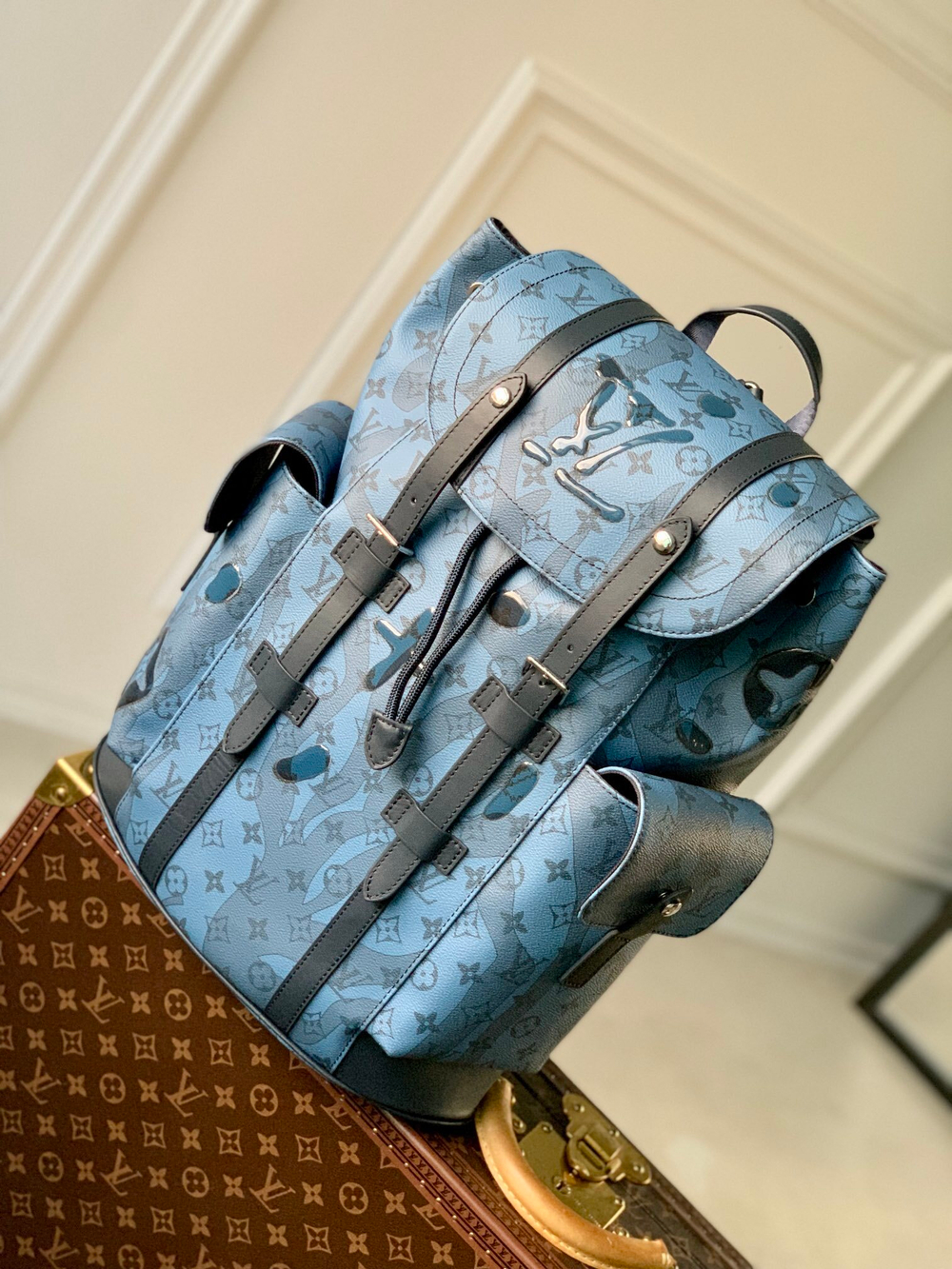 Louis Vuitton Christopher MM