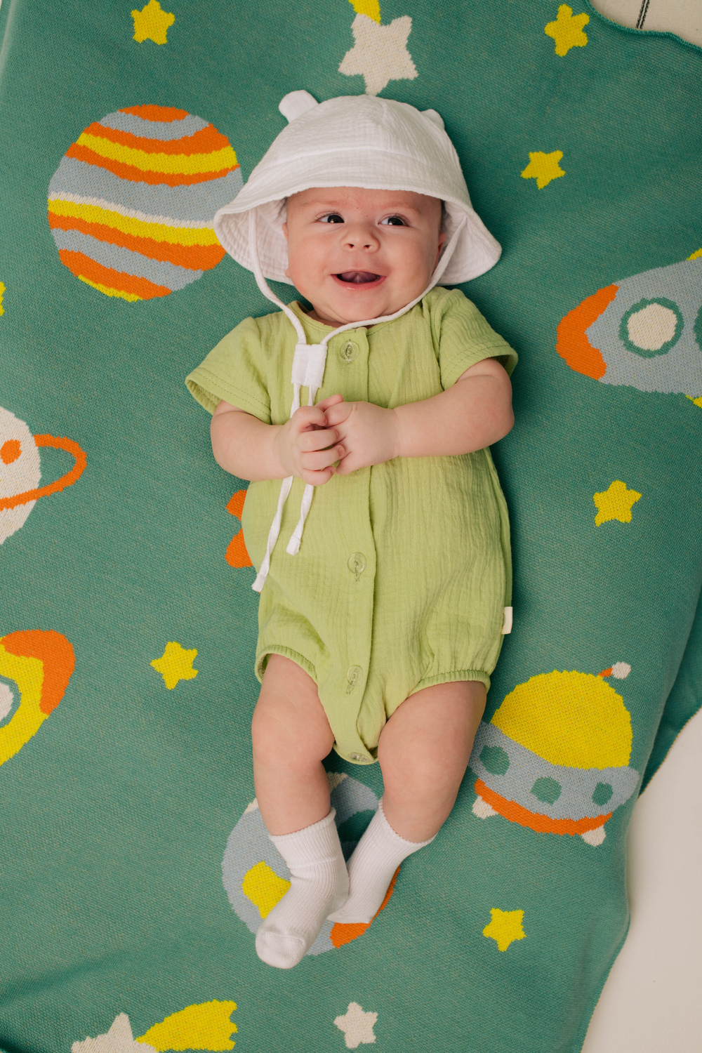 8060-192 Плед вязаный (космос)