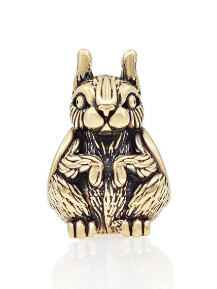 Изображение шарма Белка из бронзового сплава.