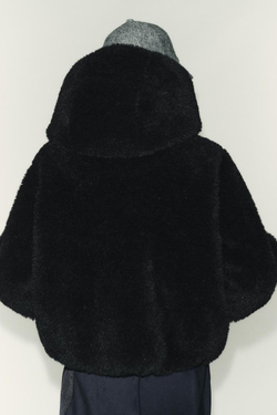 ZARA УТЕПЛЕННЫЙ БОМБЕР ИЗ ИСКУССТВЕННОГО МЕХА С КАПЮШОНОМ, ЧЕРНЫЙ