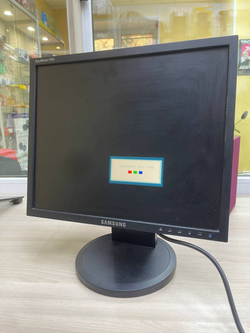 Монитор Samsung SyncMaster 740N