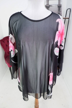 Блузка легкая, маркировка One Size, визуально на 44/48 размер