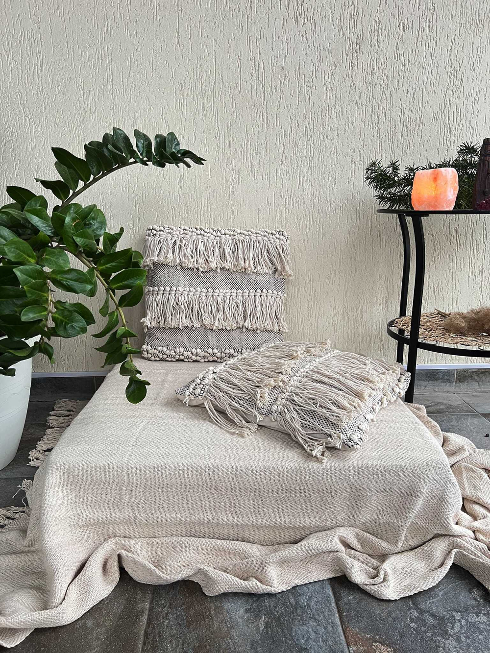 Декоративная наволочка в бохо стиле