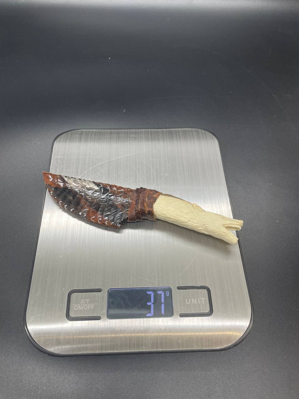 Бивень мамонта с гравировкой волка 15 см