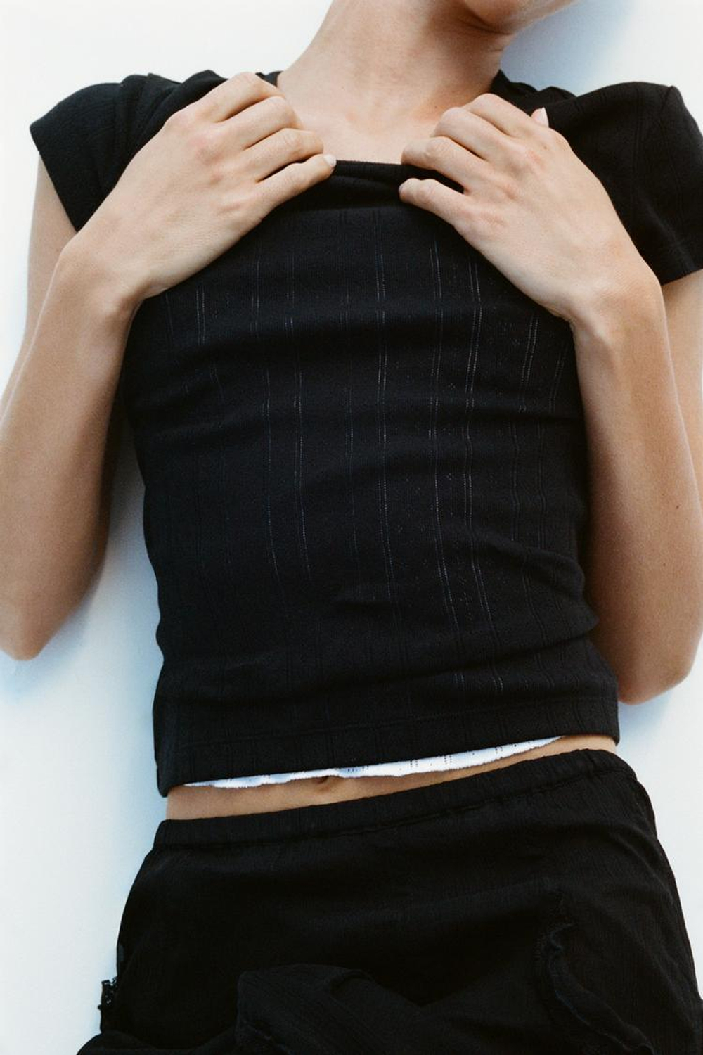 ZARA ТОП ИЗ ПЕРФОРИРОВАННОЙ ТКАНИ, ЧЕРНЫЙ