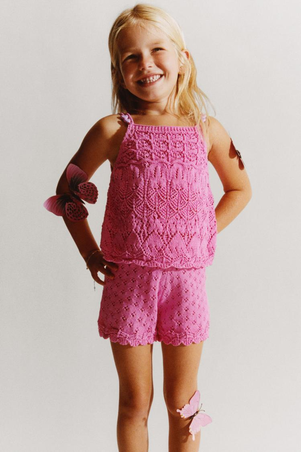 ZARA ТРИКОТАЖНЫЕ ШОРТЫ С БУСИНАМИ, ЦВЕТ ФУКСИИ