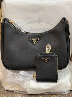 Женская мини-сумка Prada Re-Edition Saffiano leather mini-bag черного цвета с логотипом