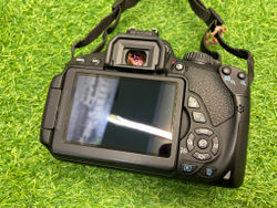 Canon 650D kit 18-55mm IS II 2.600 кадров