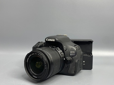 Canon 600D kit 18-55mm IS II 44.000 Кадров