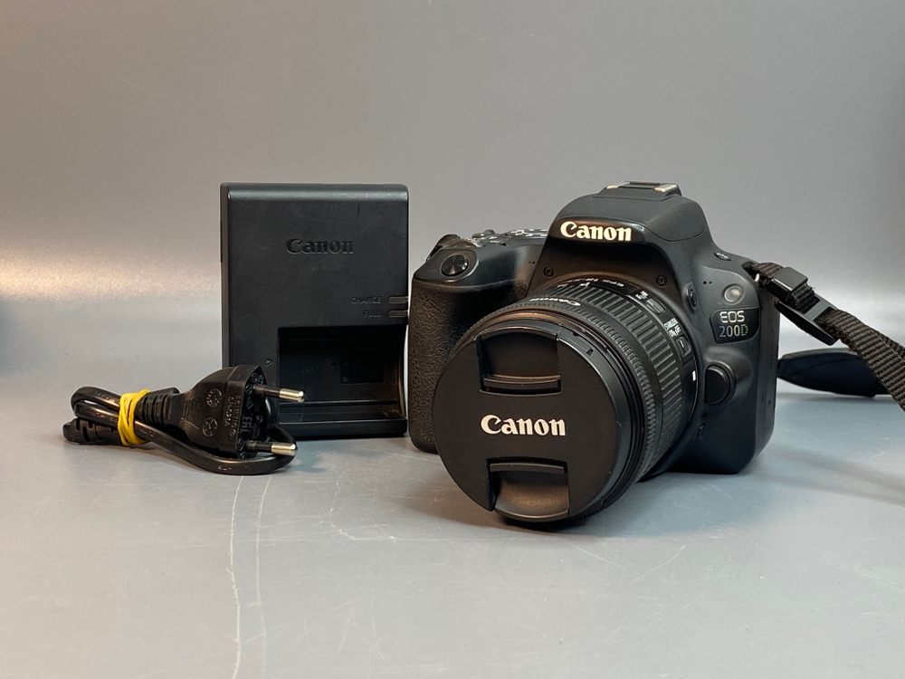 Canon 200D Kit 18-55mm 55.000 Кадров
