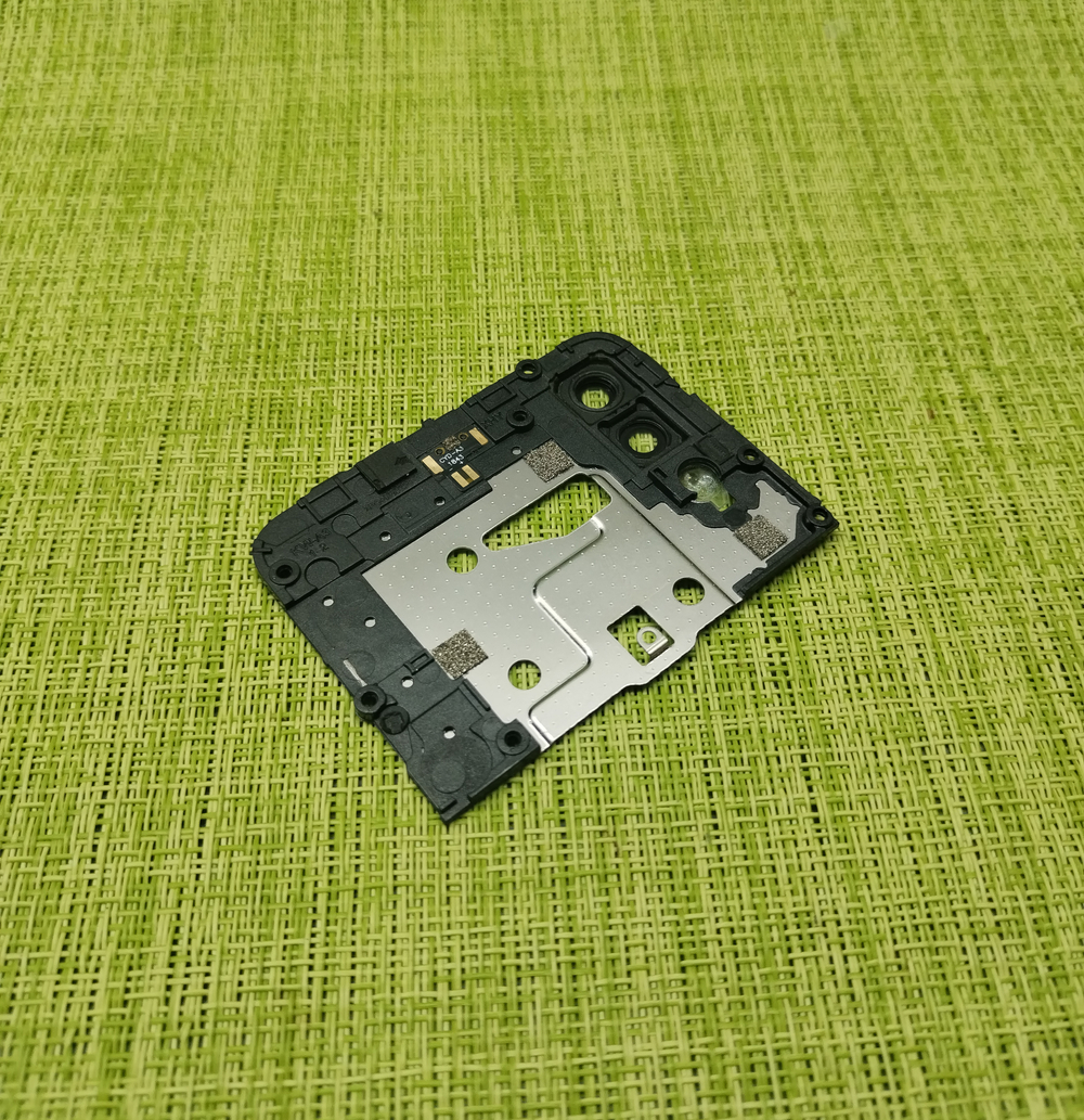 Umidigi A3 pro - Прижимная рамка платы основной + шлейф динамика + стекло камеры