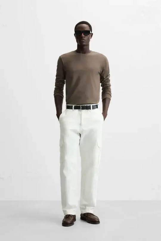 ZARA БАЗОВАЯ ФУТБОЛКА SLIM FIT, СЕРОВАТО-КОРИЧНЕВЫЙ