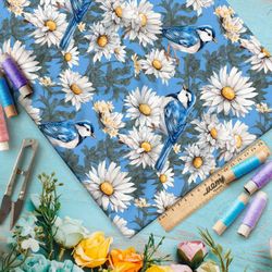 Ткань премиум сатин птицы в ромашках на голубом