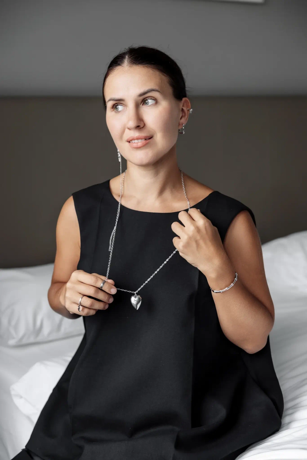 Колье-сердце "Люби" на цепи с лентой