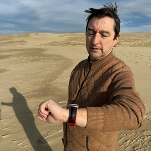 Ремешок для Apple Watch Ultra 49mm из кожи теленка черного цвета с красной строчкой