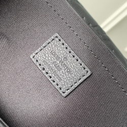 Louis Vuitton Pulse Messenger