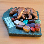 Магнит Уральские самоцветы Мишка змеевик, самоцветы