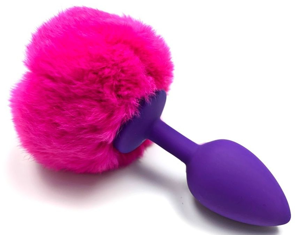 Фиолетовая силиконовая анальная пробка с розовым хвостиком зайки (Цвет: фиолетовый с розовым)
