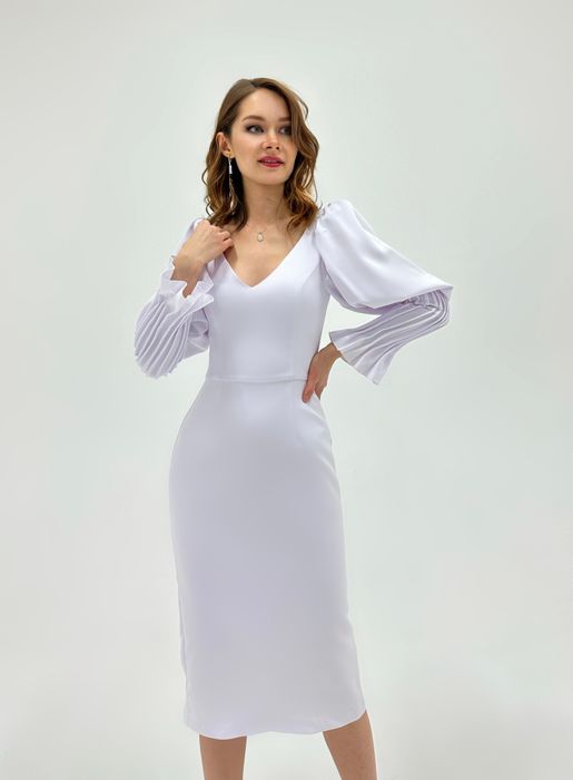 Нарядное платье с драпировкой (белый)
