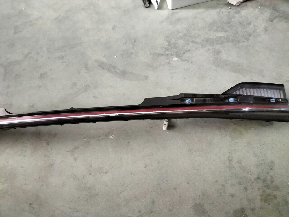 Задний фонарь (стоп-сигнал) на Roewe RX5 2022-2023