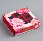 Коробка для 9 конфет Поздравляю. Пионы, 13.7×13.7×3.5 см