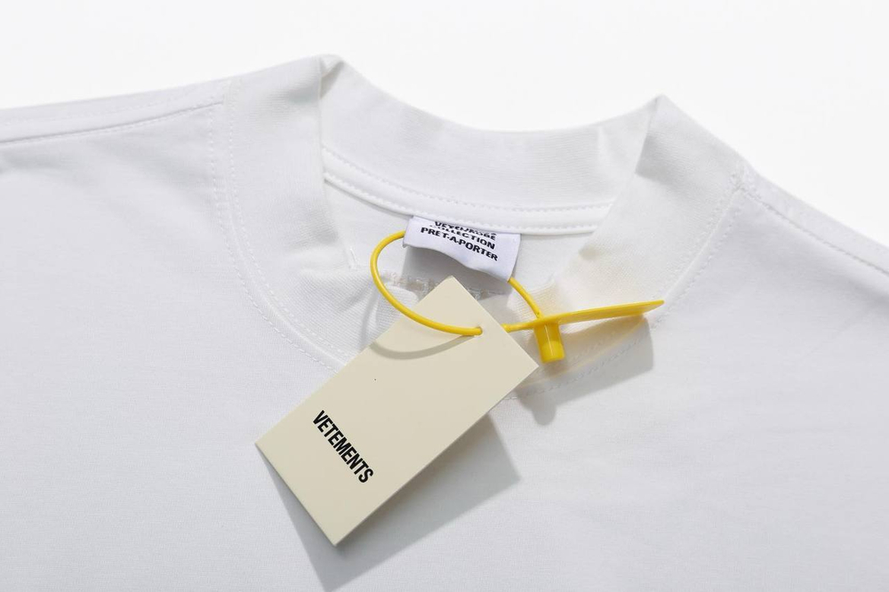 Футболка Vetements