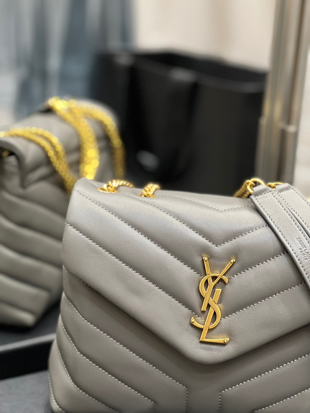 Saint Laurent Loulou 25 cm