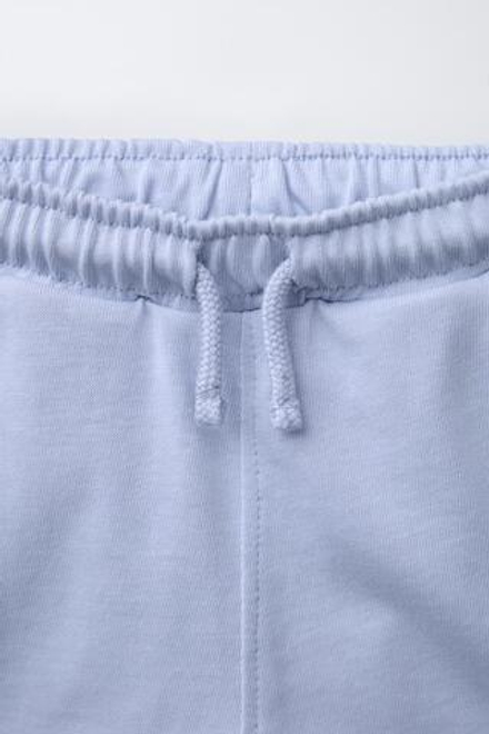 ZARA КОМПЛЕКТ ИЗ ОДНОТОННОЙ ФУТБОЛКИ И ШОРТОВ-БЕРМУДОВ, ГОЛУБОЙ