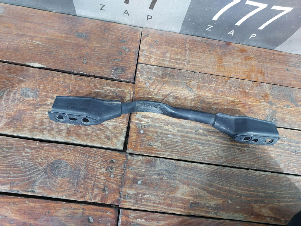 Кронштейн выхлопной трубы Volkswagen Tiguan 2 16-нв Б/У Оригинал 5QA802149