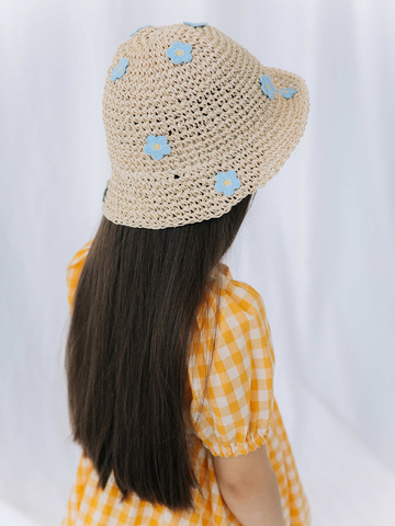 Шляпа с голубыми ромашками