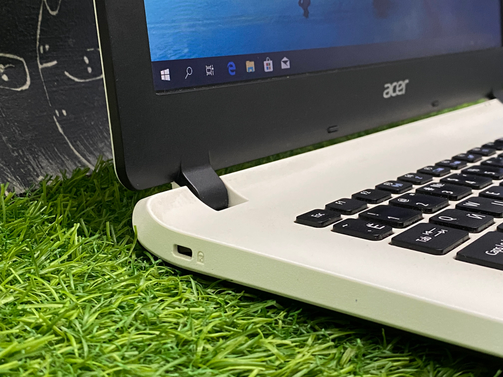 Ноутбук Acer Pentium/2GB/500GB/ ES1-331-P3K1[NX.G12ER.001]/Windows 10