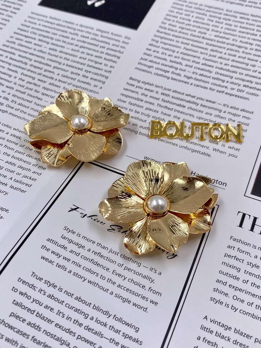 Накладка на пуговицу Цветок плоский золотистый