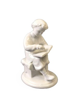 Фарфоровая статуэтка "Юный Ленин" ЛФЗ