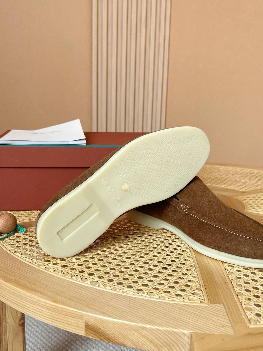 Лоферы Loro Piana Summer Walk с мехом