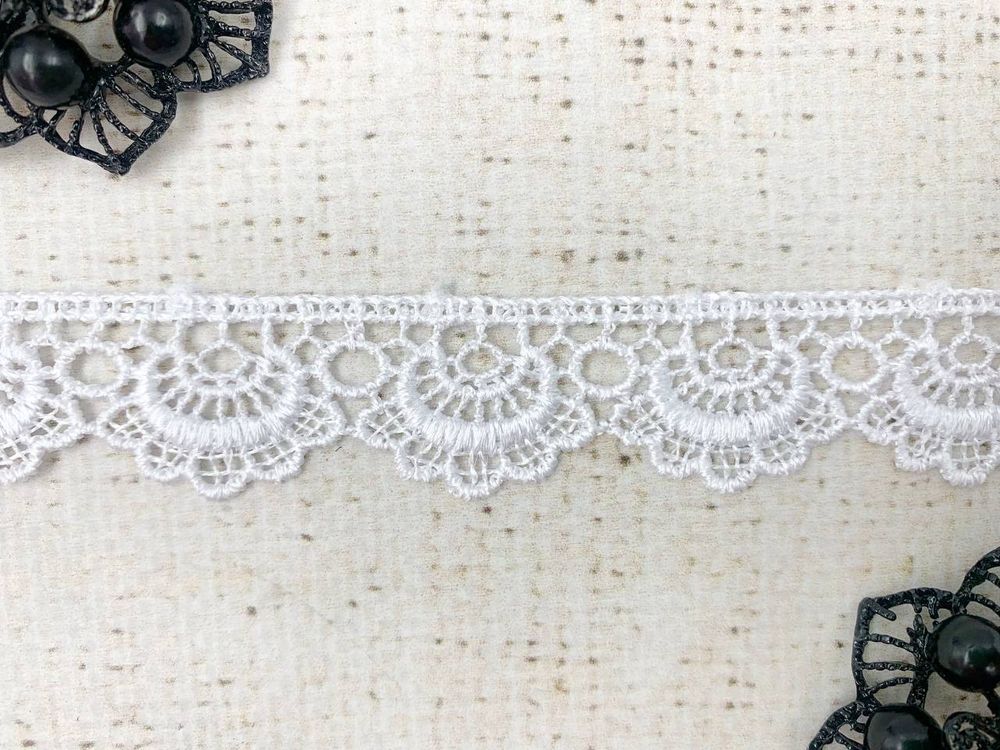 Кружево плетеное, ш. 2,3 см, белый