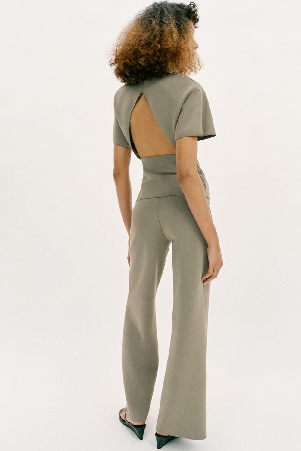 ZARA ТОП С ВЫРЕЗОМ И КОРОТКИМИ РУКАВАМИ, ХАКИ