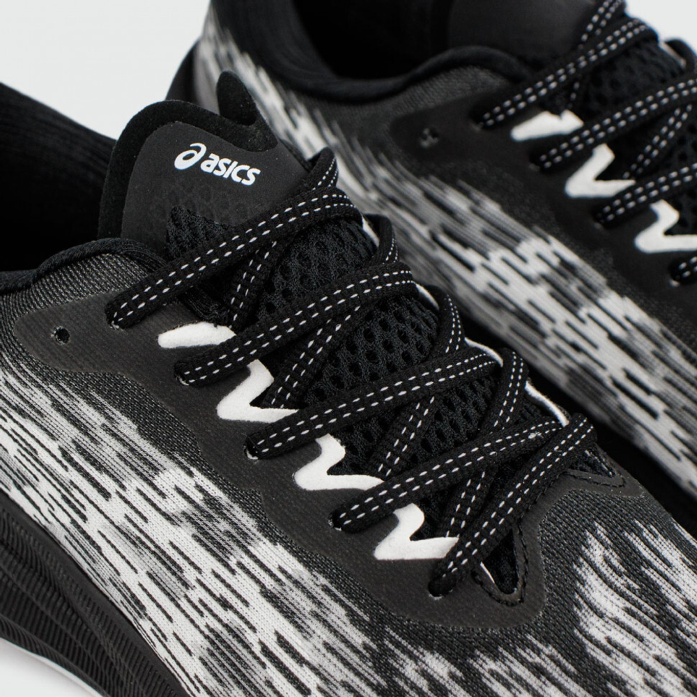 кроссовки Asics Novoblast 3 TR Black Wh.