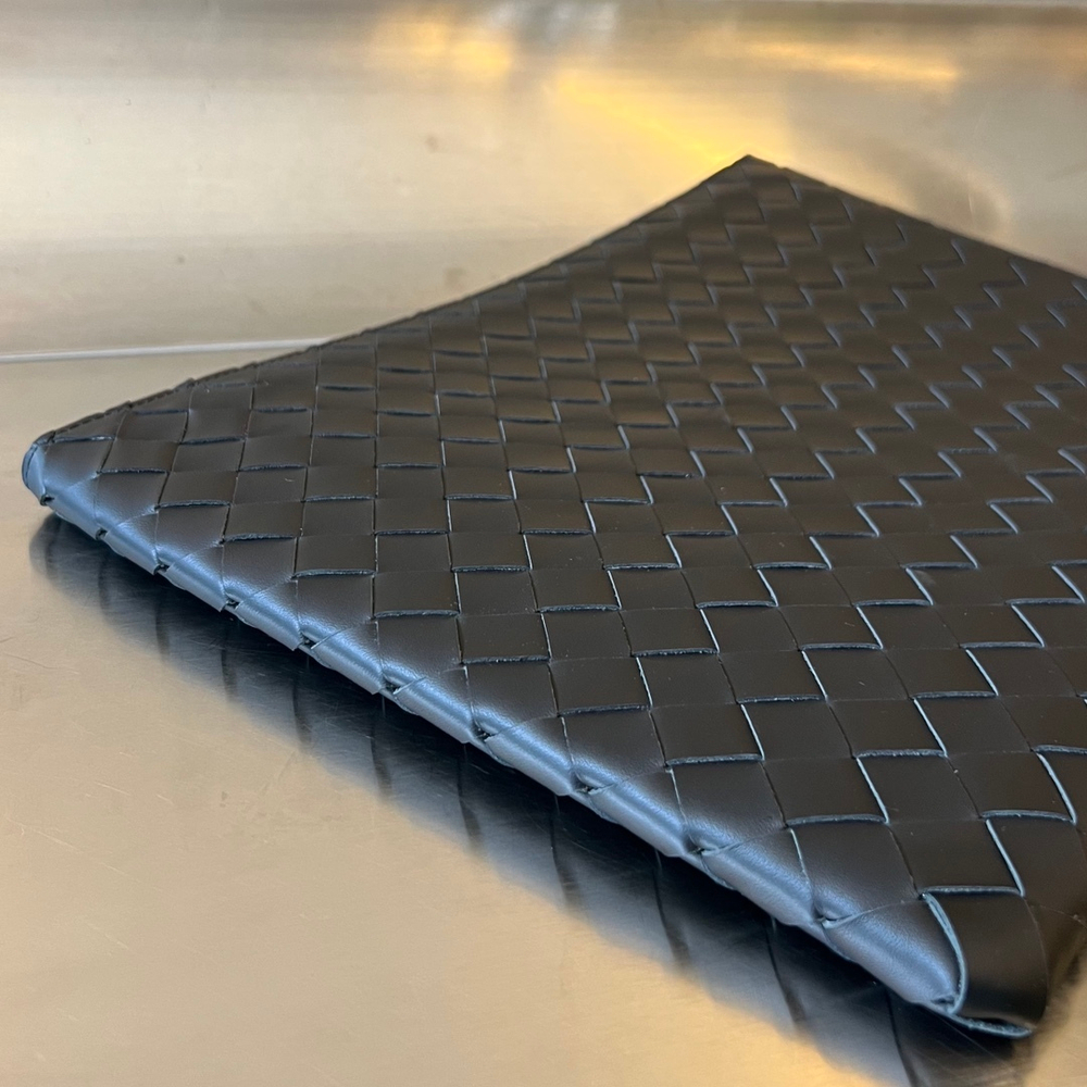 Bottega Veneta Pouch 33 cm
