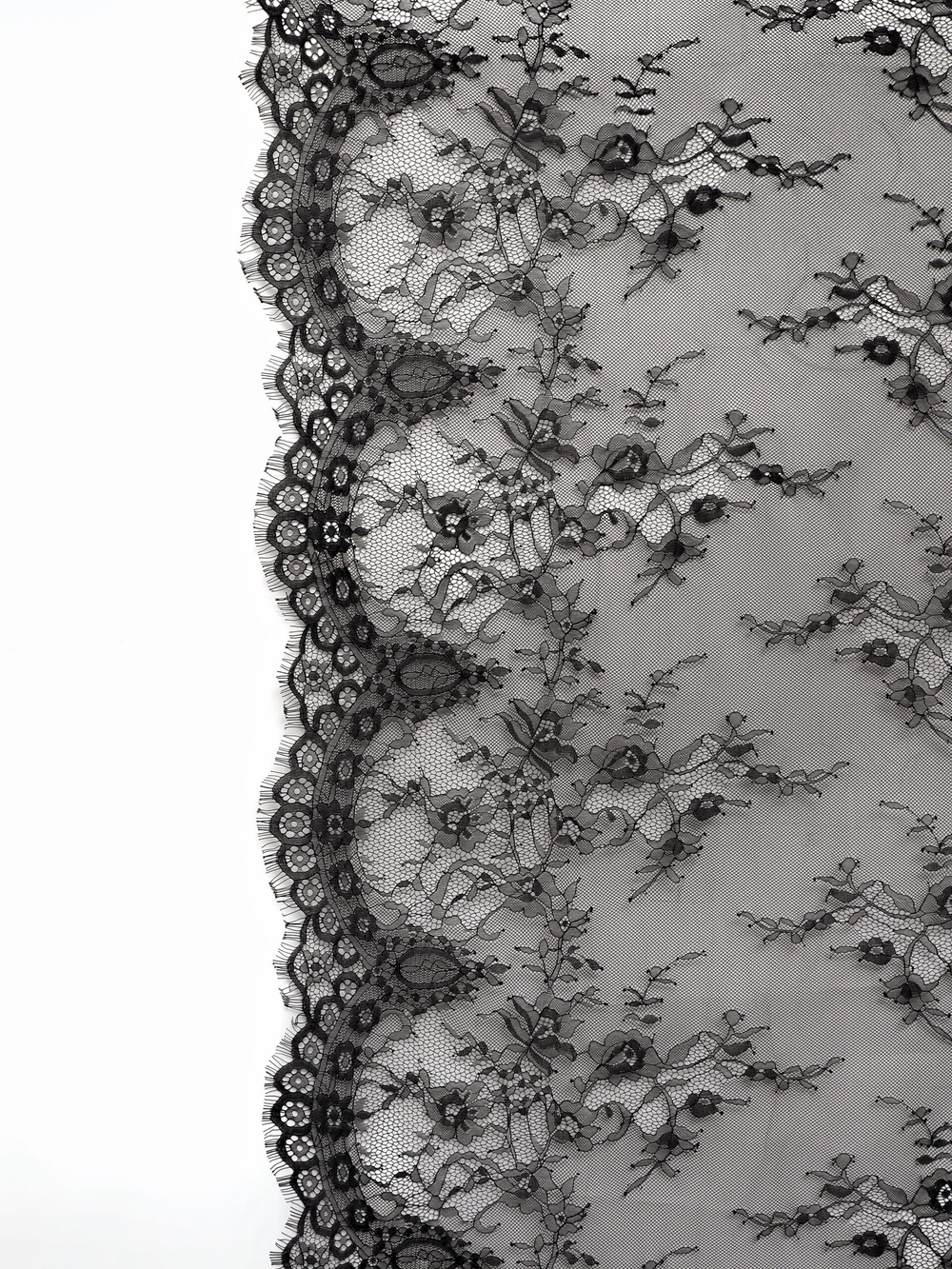 Кружево шантильи черное неэластичное ширина 70 см купон 2.9 м