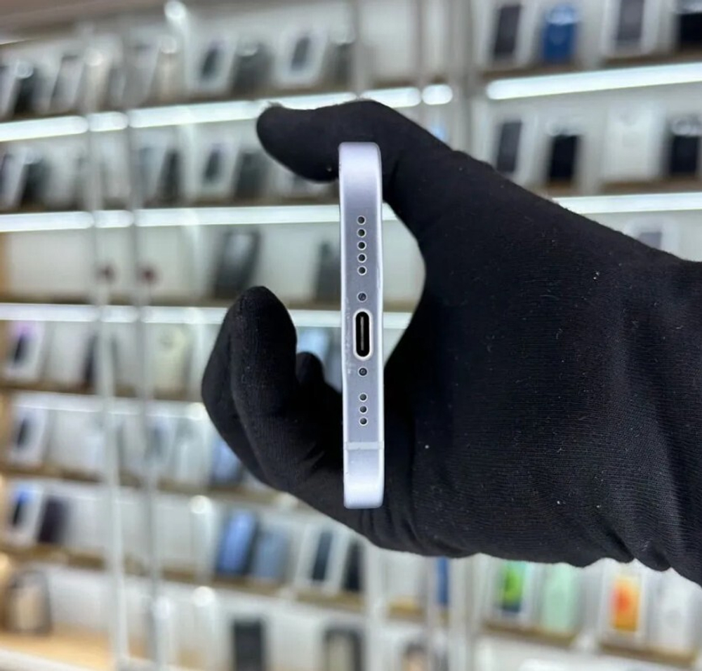 iPhone 15, 256 ГБ б/у