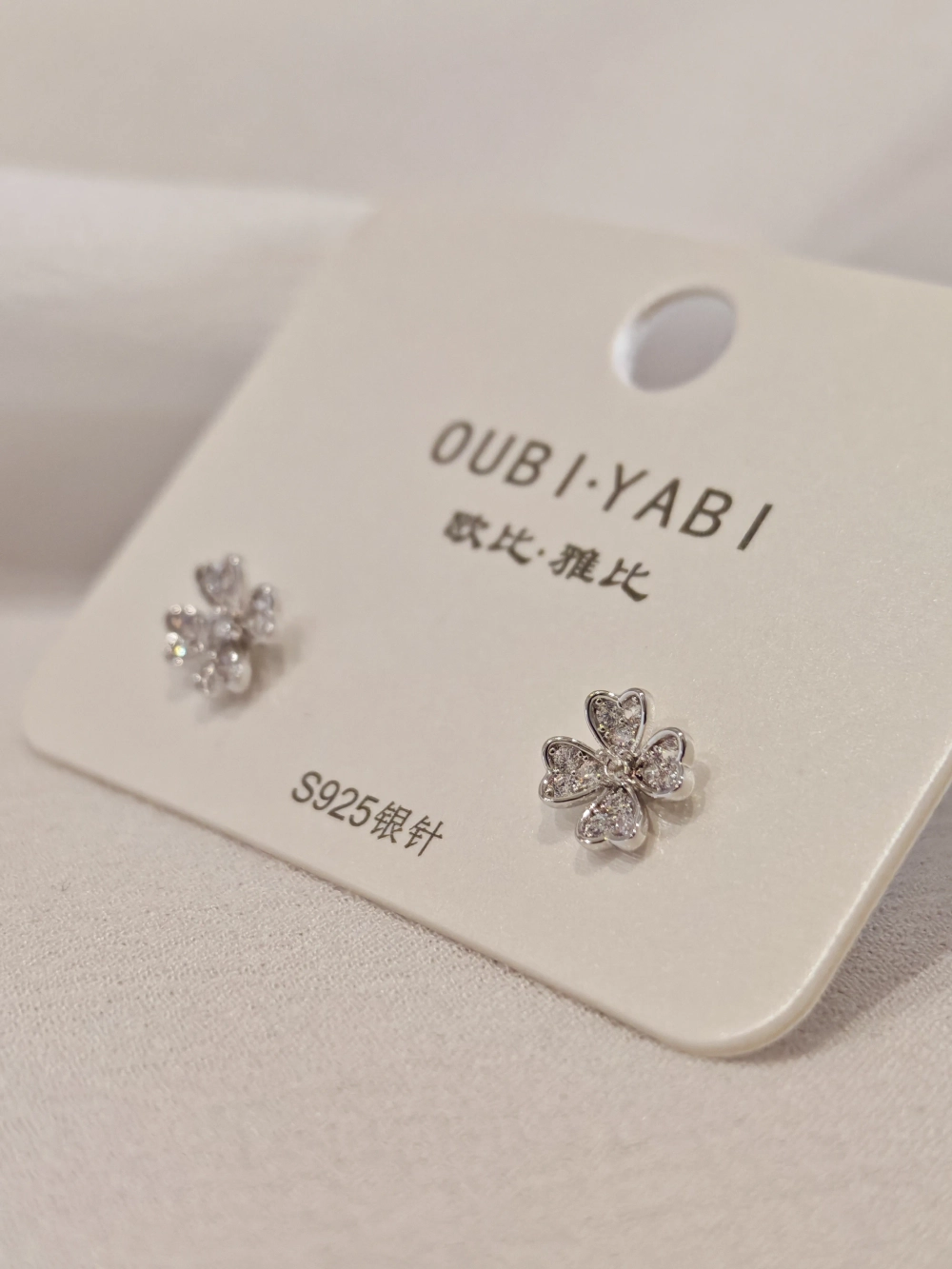 Серьги Oubi Yabi «Sparkling Clover» Silver