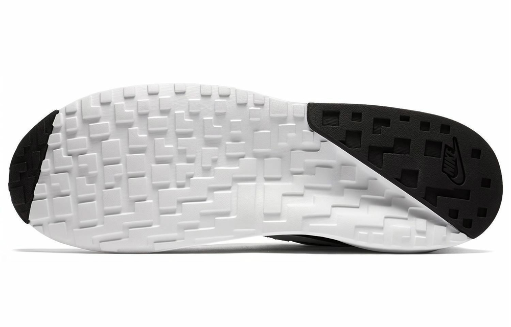 Кроссовки Nike Pantheos
