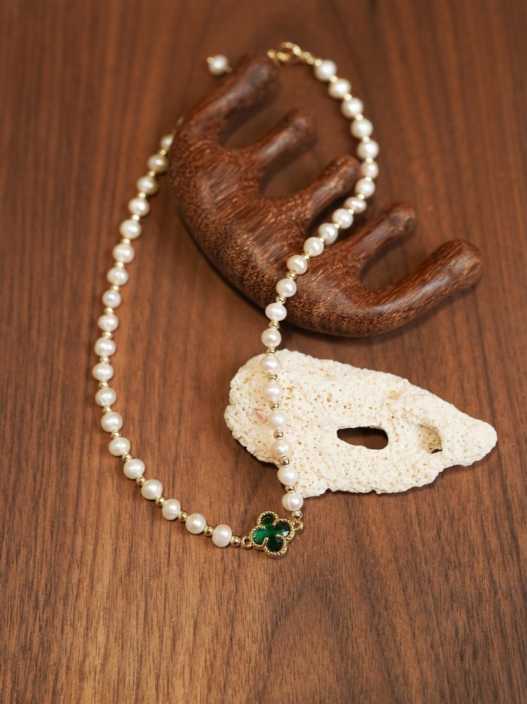 изумрудный