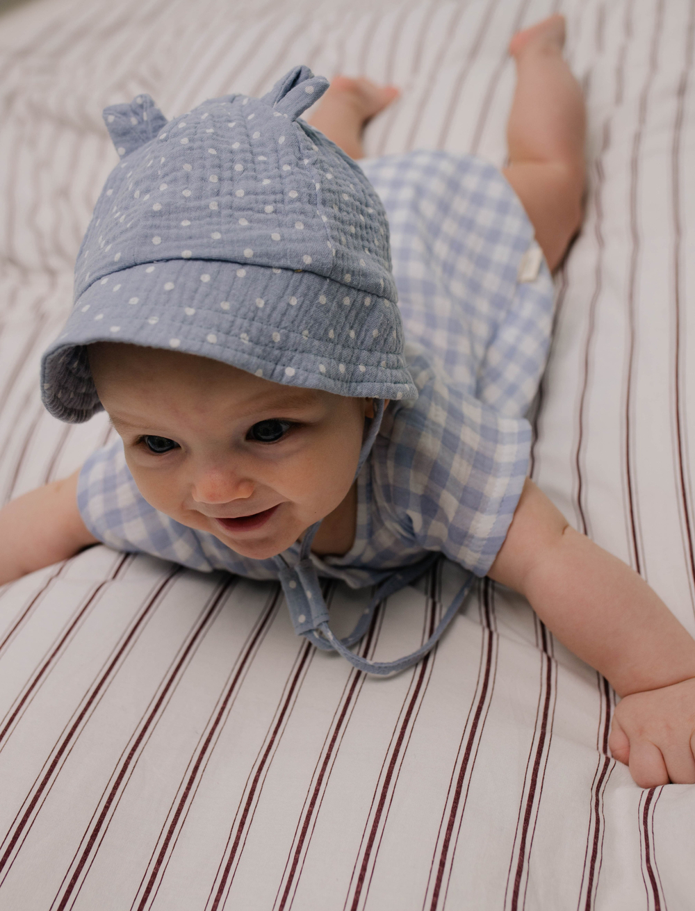 Панамка из муслина (горошек на голубом)