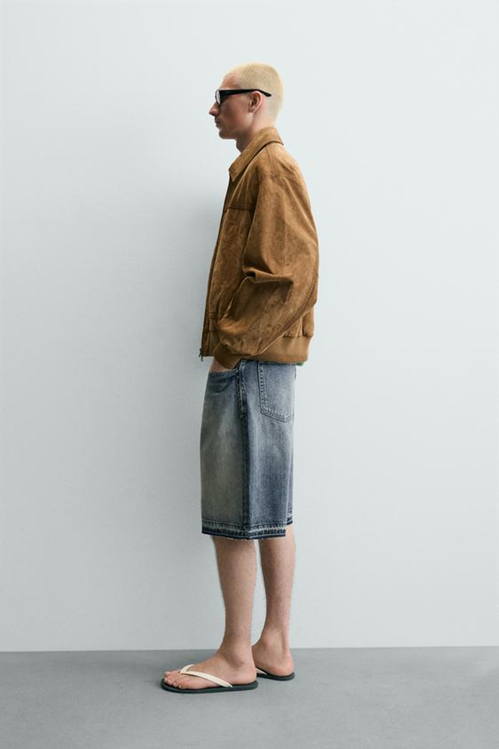 ZARA ДЖИНСОВЫЕ ШОРТЫ BAGGY FIT С МЕТАЛЛИЧЕСКИМИ ЗАКЛЕПКАМИ, СИНИЙ