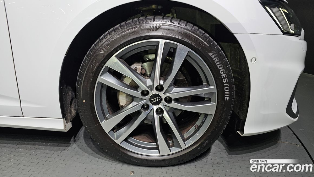 Audi A6 (C8) 40 TDI Premium (08.2022)